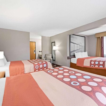 Super 8 By Wyndham Waverly Exterior foto