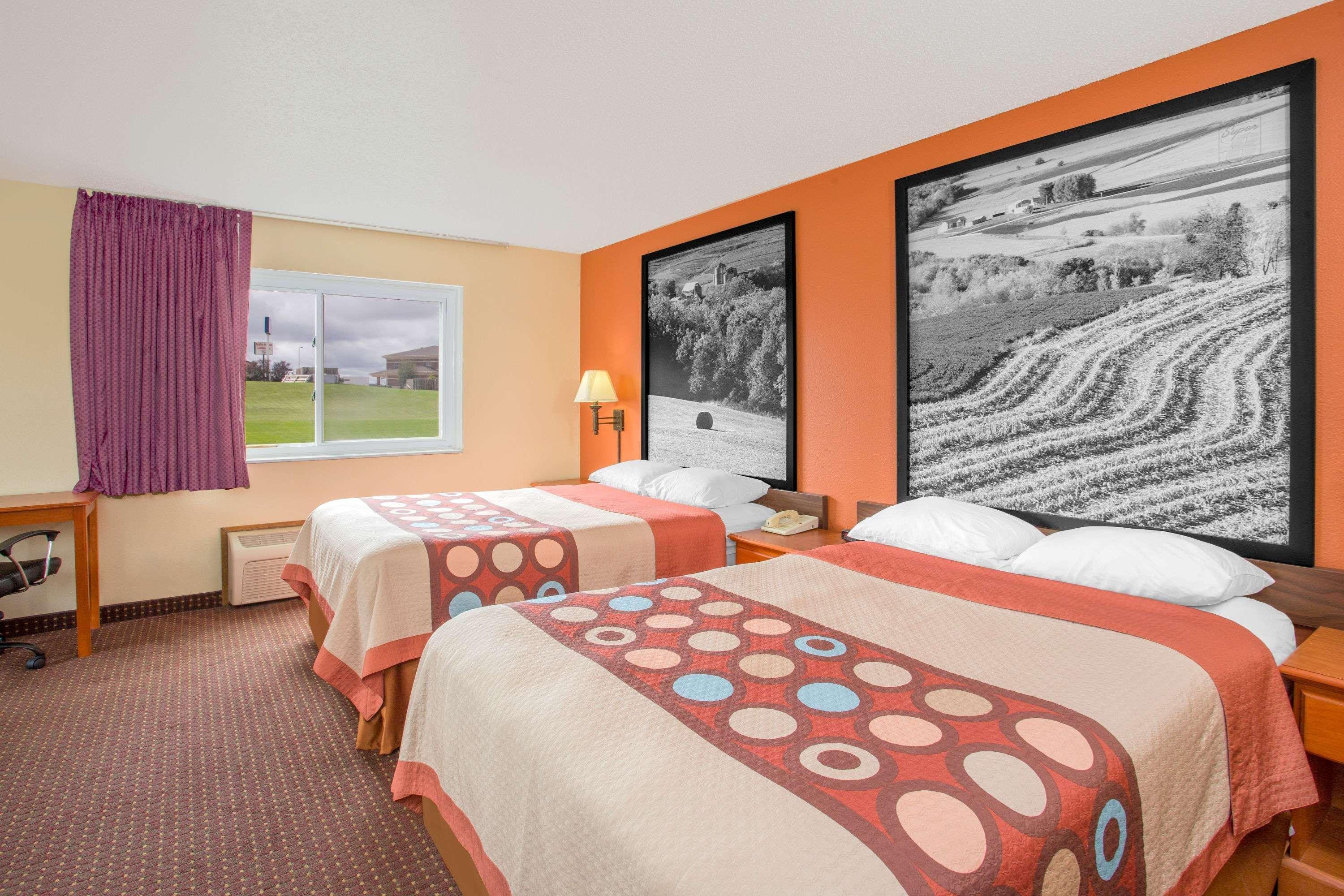 Super 8 By Wyndham Waverly Exterior foto