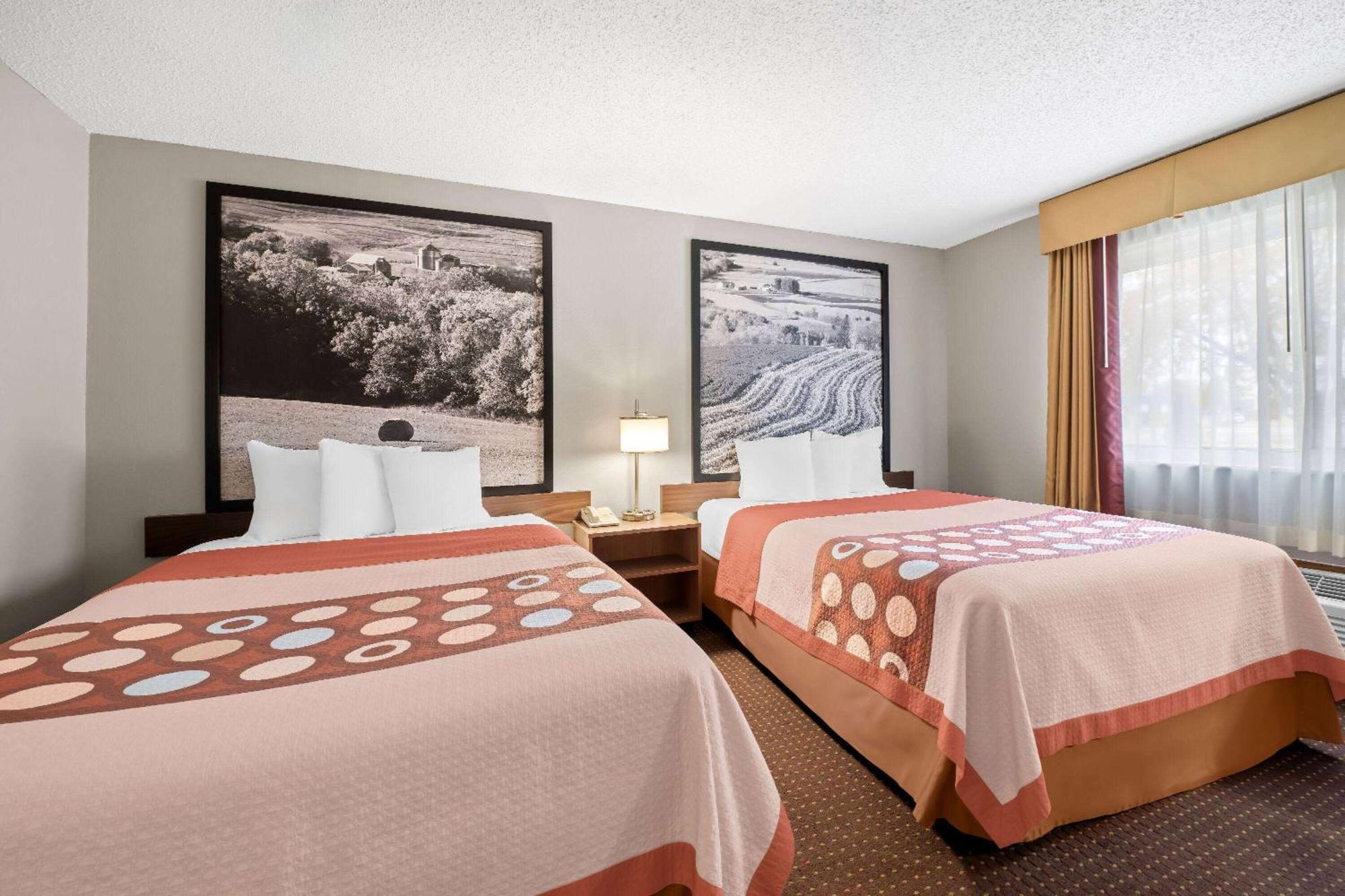 Super 8 By Wyndham Waverly Exterior foto