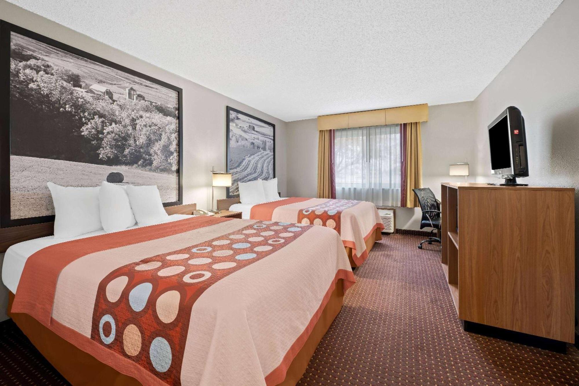 Super 8 By Wyndham Waverly Exterior foto
